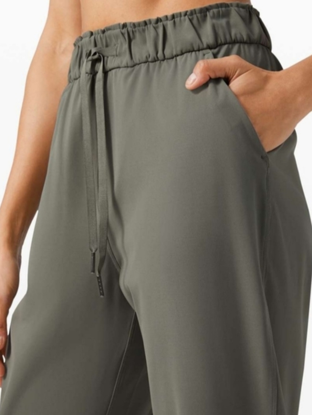 Lululemon Keep Moving High Rise Jogger. Size 8